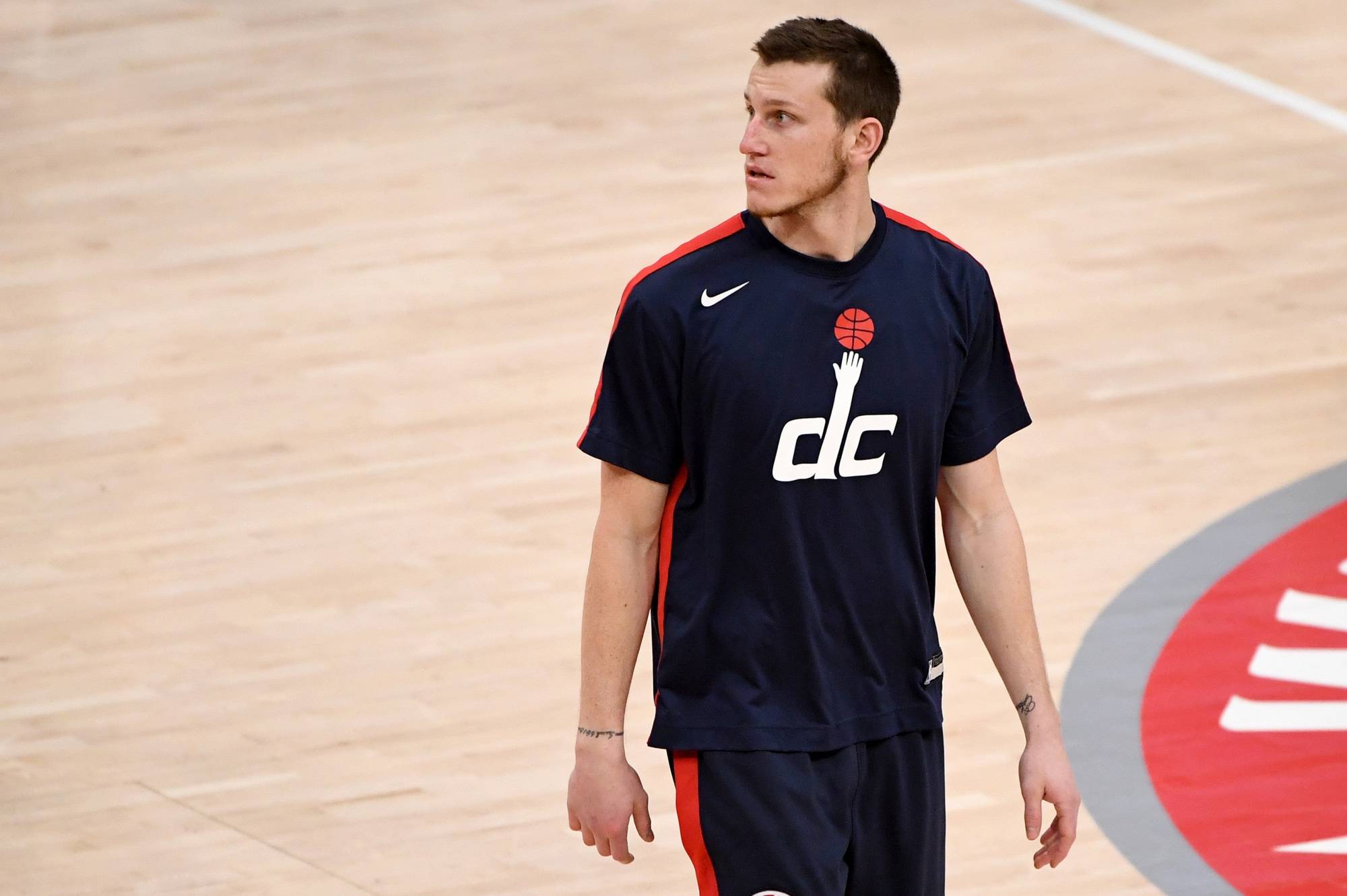 里程碑夜！洛杉矶湖人造点机会，法甲今晨刷纪录，震撼外界，年轻球员得到机会的简单介绍